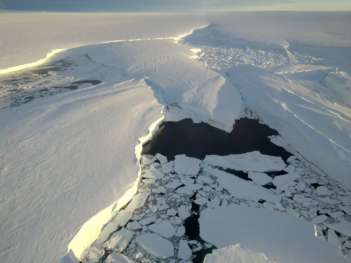 Wissenschaftler entdecken in der Antarktis die letzte Verteidigungslinie der Menschheit, bedeckt von einer drei Kilometer dicken Eisschicht