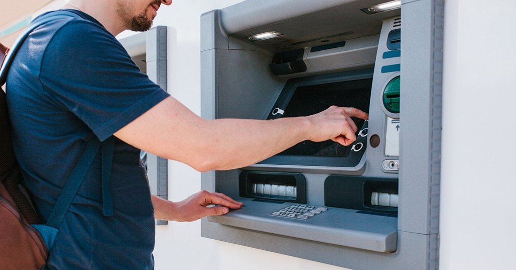 Was Sie tun sollten, bevor Sie Ihre Karte in einen Geldautomaten stecken: Das kann Sie vor großem Betrug schützen