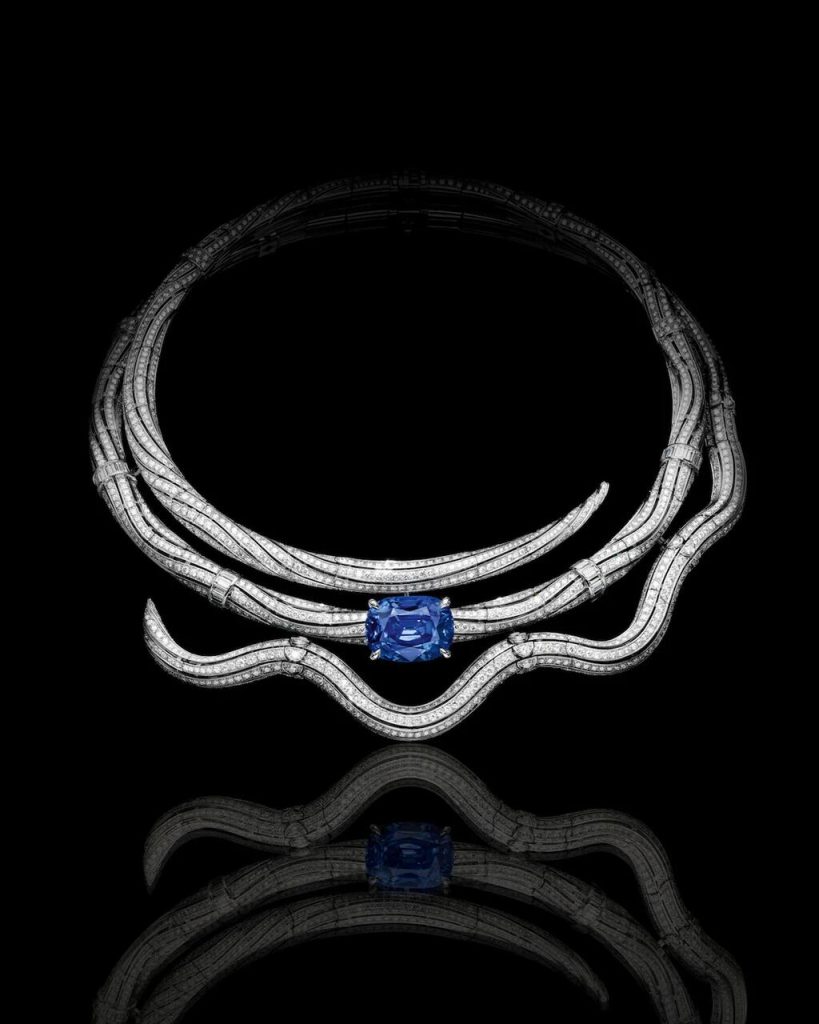 Louis Vuitton brauchte 7 Jahre, um 27 gelbe Diamanten zu sammeln, um sein exklusivstes Collier zu kreieren, das es je gab.