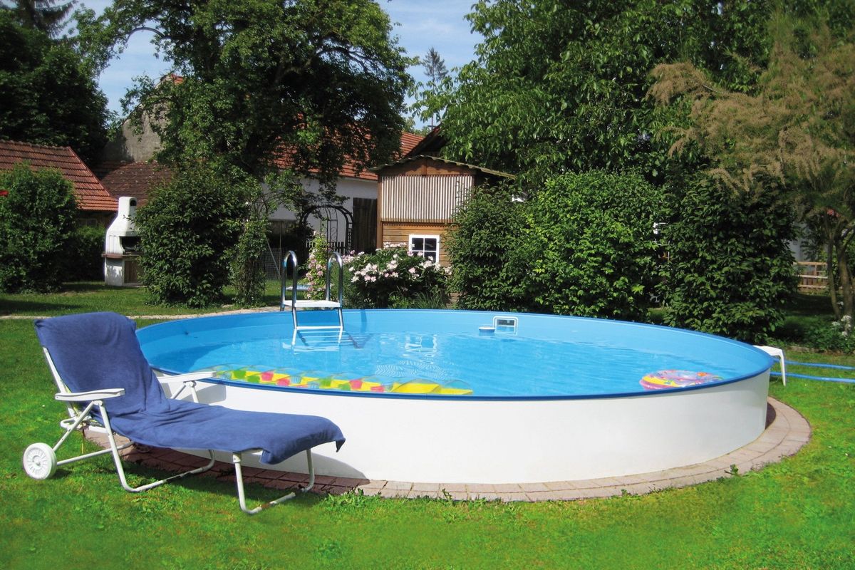Werfen Sie eine Handvoll davon in den Pool. Das Wasser wird kristallklar.