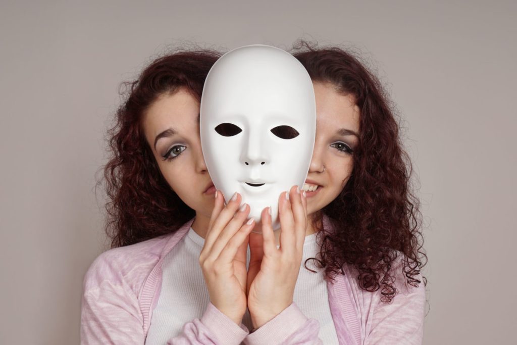 Der beste Weg, einen schlechten Menschen in den ersten 5 Minuten eines Gesprächs zu erkennen, laut Psychologen