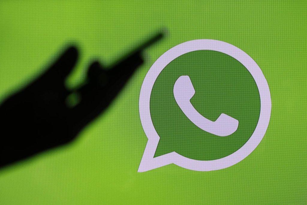 Was ist der „unsichtbare“ Modus in WhatsApp und wie kann man ihn aktivieren, um seine Unterhaltungen zu schützen?