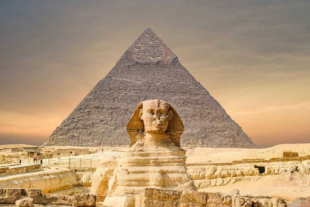 In der Nähe der Pyramiden entsteht eine neue Sehenswürdigkeit. Nicht alle sind damit zufrieden. „Das ist kein Vergnügungspark“