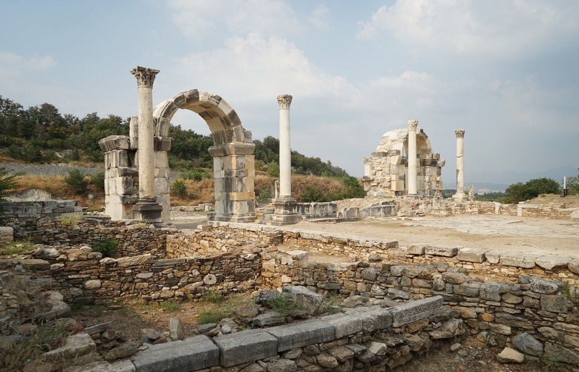 Türkische Archäologen haben in der antiken Stadt Stratonikeia eine seltene griechisch-römische Bibliothek entdeckt