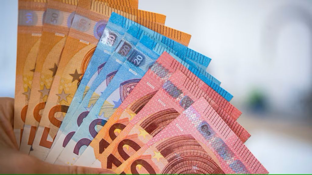 Sie gewann den größten EuroMillionen-Preis in der Geschichte des Landes und ist seitdem nicht mehr dieselbe: Das Geld hat ihr Leben ruiniert.