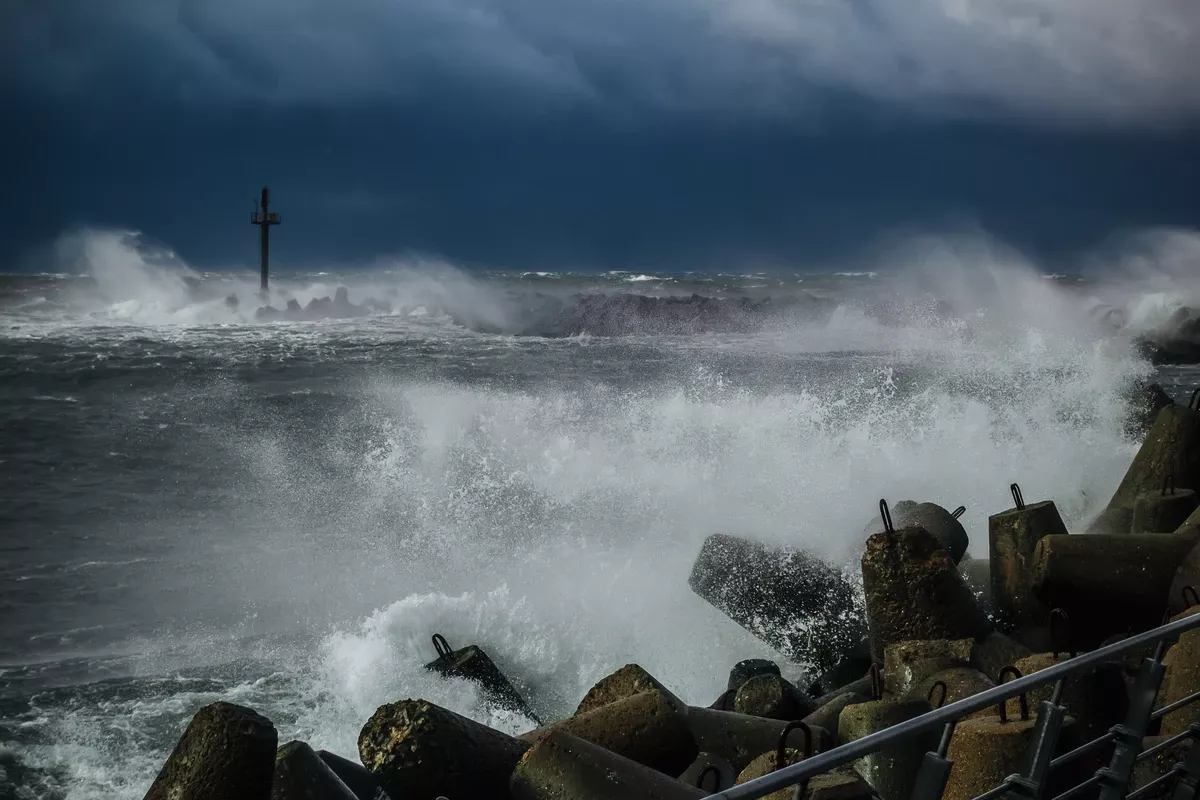Die Welle in der Ostsee erreichte die vierte Etage. Droht uns ein Tsunami?