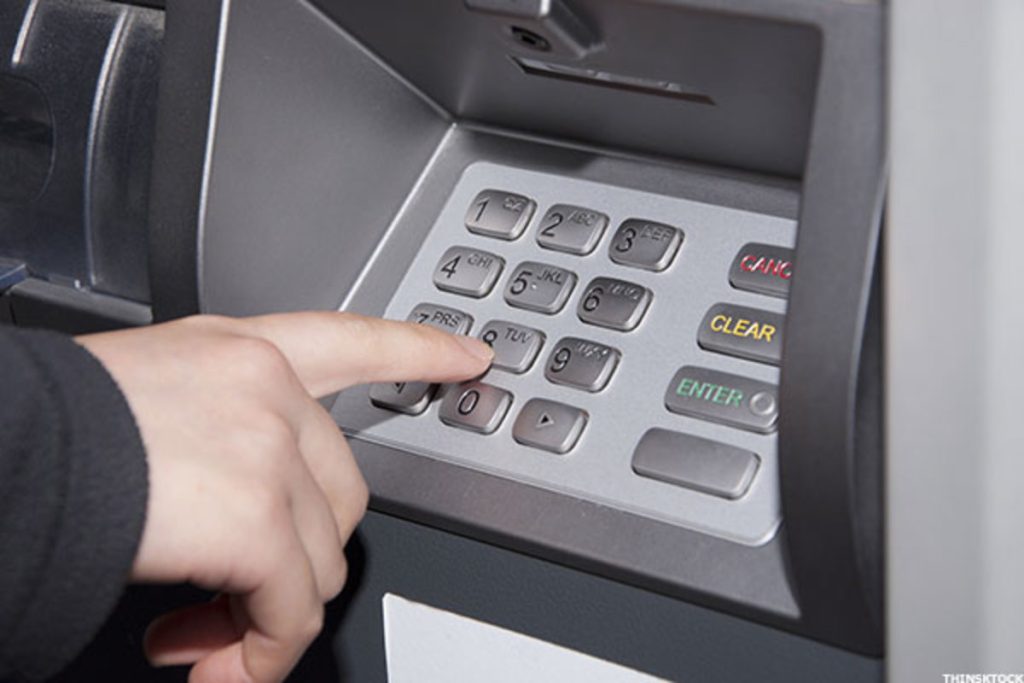 Wenn die PIN-Nummer Ihrer Kreditkarte auf dieser Liste steht, müssen Sie sie sofort ändern: Ihr Bankkonto könnte leergeräumt werden Betrüger verwenden eine Liste von Codes, um Geld von unseren Bankkarten zu stehlen