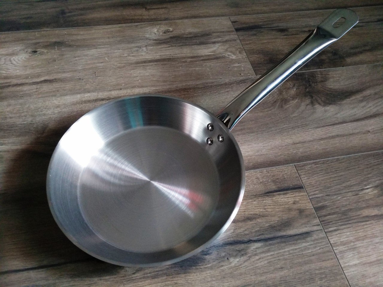 Stellen Sie Spülmittel in den Gefrierschrank. Sie werden überrascht sein, wofür man es alles verwenden kann.