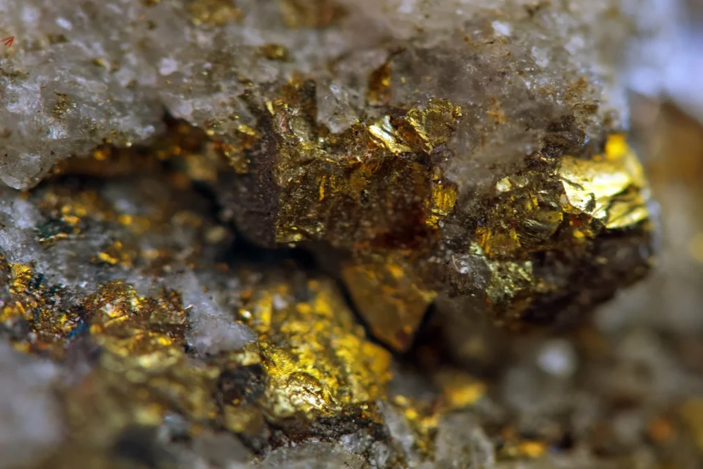 Nur noch 15 Jahre Gold? Wissenschaftler enthüllen, wie Edelmetalle ihren Weg vom Erdkern an die Oberfläche gefunden haben