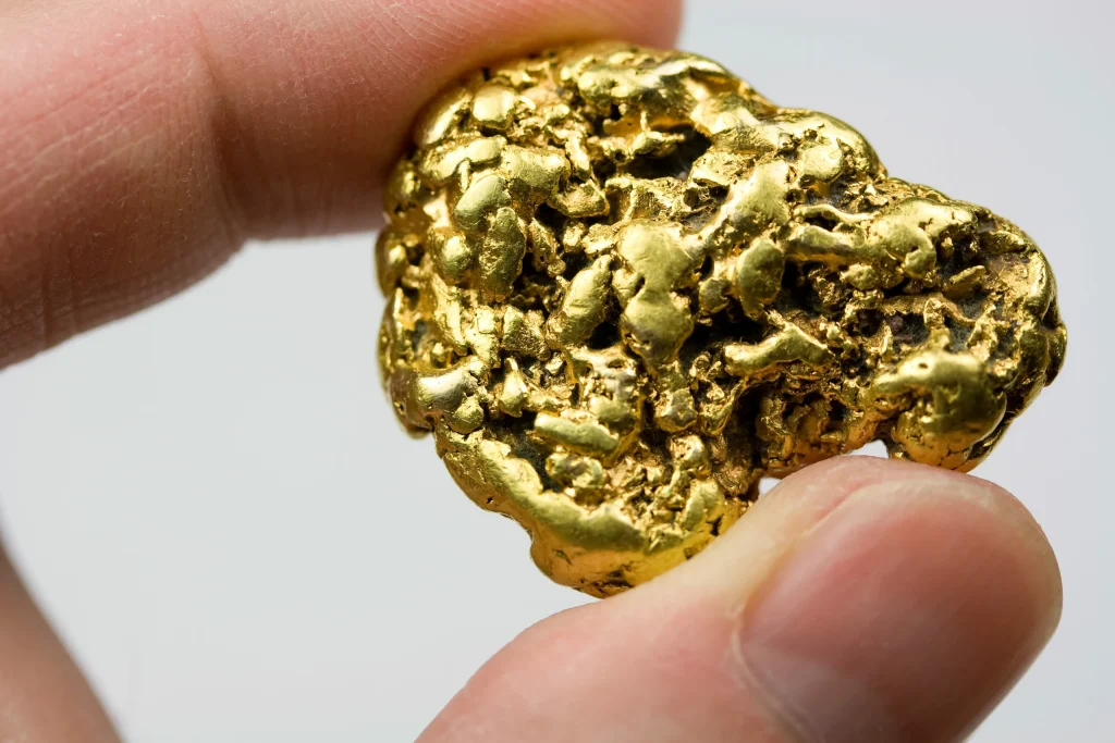 Nur noch Gold für 15 Jahre? Wissenschaftler enthüllen, wie die Edelmetalle ihren Weg vom Erdkern an die Oberfläche gefunden haben