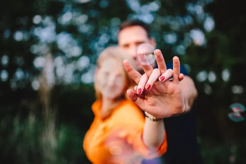 Wie man die Liebe über viele Jahre hinweg bewahren kann: 3 Fragen, die Psychologen für eine lange Ehe empfehlen