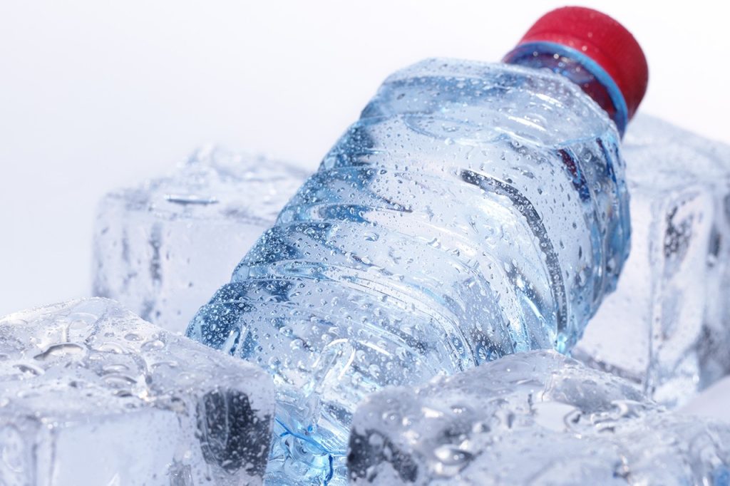Der Trick mit der Flasche, den die Deutschen jeden Sommer anwenden, um ihre Häuser ohne Klimaanlage zu kühlen.