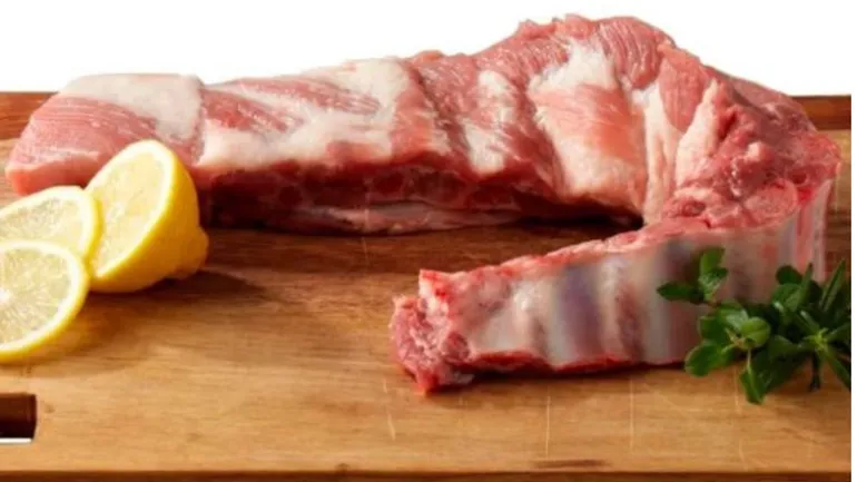 Weder eine Marucha noch eine Schaufel: ein preiswertes Stück Grillfleisch, das immer gelingt und nur 77400 Kronen kostet