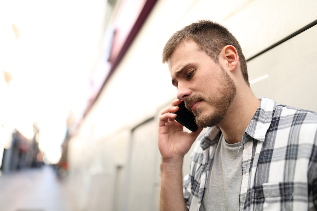 Was Sie am Telefon mit Fremden nicht sagen sollten, um nicht Opfer von Betrügern zu werden