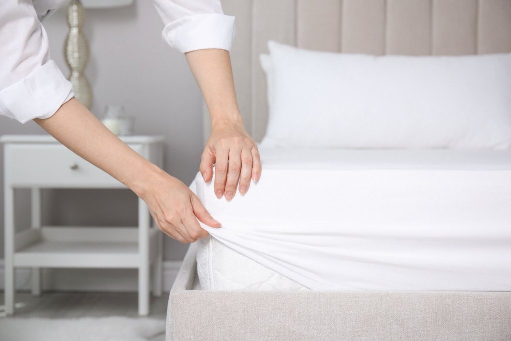 Bettlaken müssen nicht alle zwei Wochen oder jeden Monat gewechselt werden: Ein Experte erklärt, wann genau dies erforderlich ist