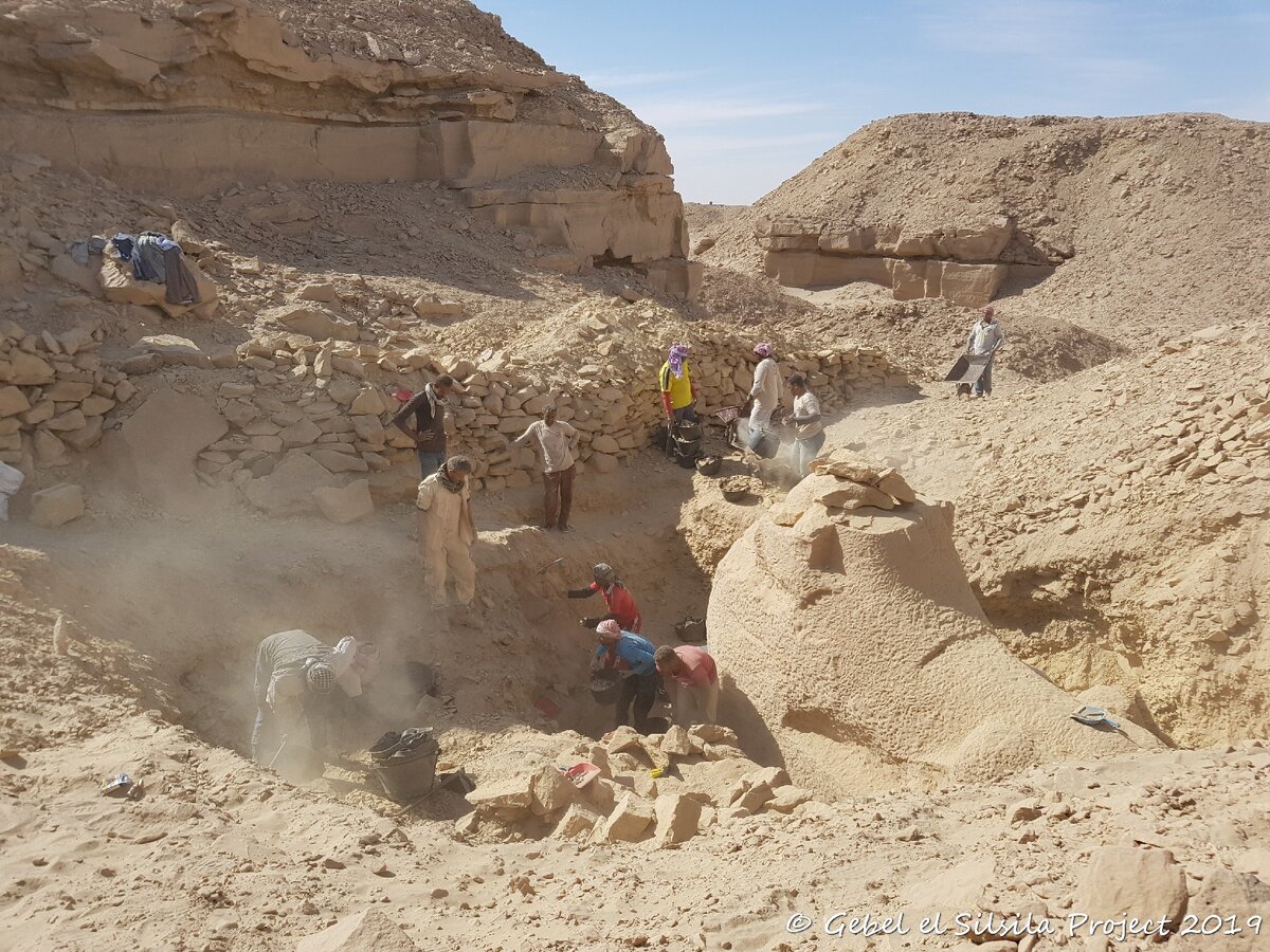 Im Nil wurde eine tausendjährige Figur entdeckt, die möglicherweise das Geheimnis des ersten Pharaos des Königreichs birgt