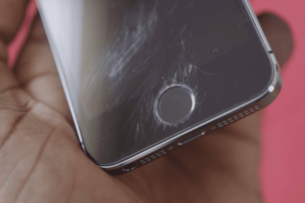 Schritt für Schritt: So entfernen Sie Kratzer einfach und effektiv vom Display Ihres Mobiltelefons
