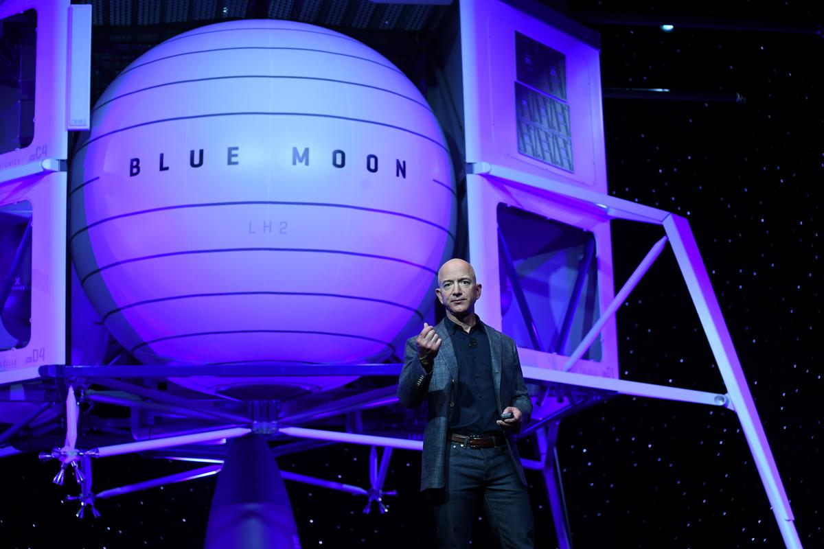 Jeff Bezos, Gründer von Amazon, im Krieg mit Elon Musk: „Wir können die gesamte schwere und umweltverschmutzende Industrie ins All verlagern, aber die Erde muss für Wohnraum und Leichtindustrie bestimmt sein.“